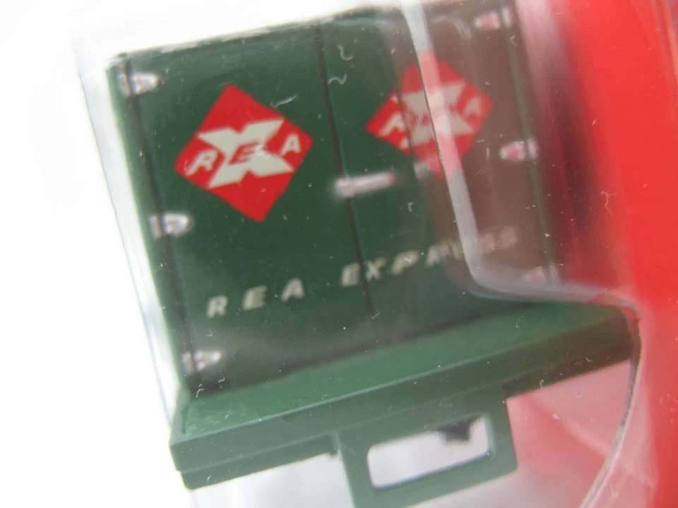 Mini Metals HO Model 30415: 1960 Ford Box Truck, REA Gleem - Image 4 of 4