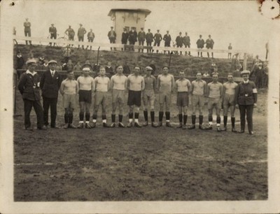 Photo postcard Erding in Upper Bavaria, football team on the pitch,... - 11535785