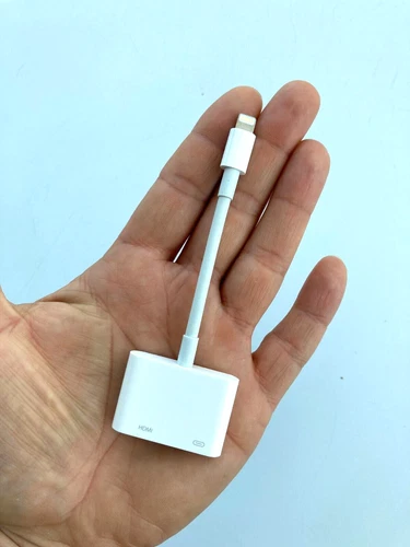  Original Apple Lightning Digital AV ( HDMI ) Adapter MD826ZM/A