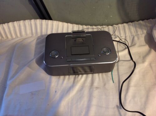 Philips docking station for iPod/iPhone/iPad DC390/05 Dual Docking Station - Picture 1 of 9