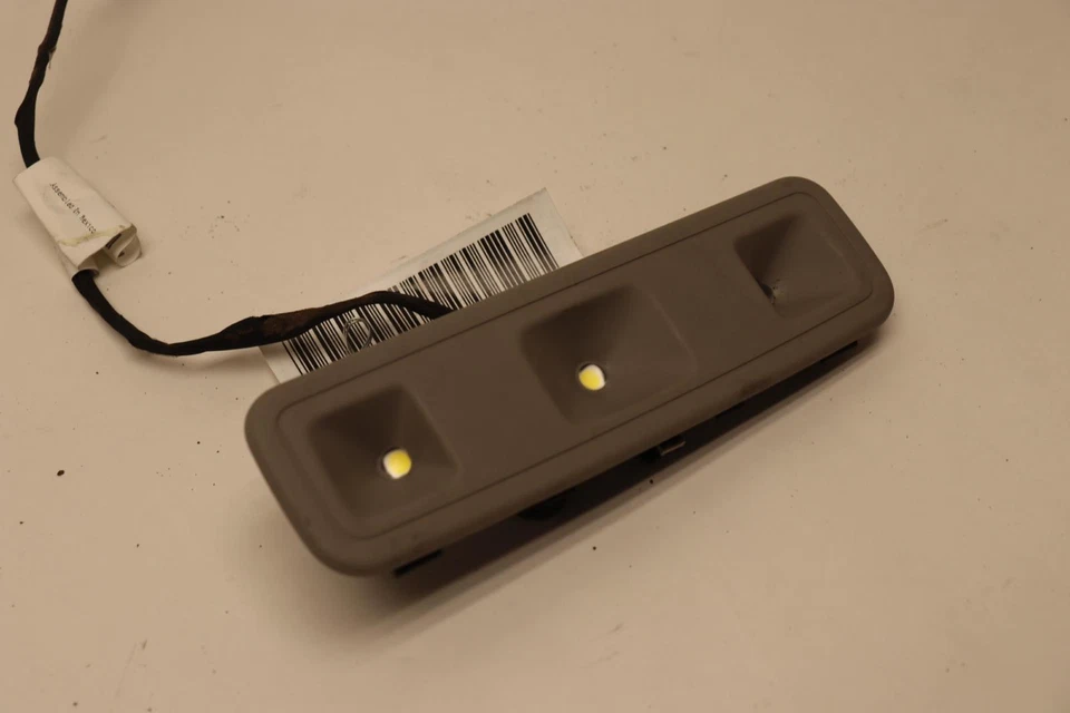 Chevy/GMC 2015-2020 suburbano techo trasero cúpula luz mapa de lectura OEM Foto 2 de 4