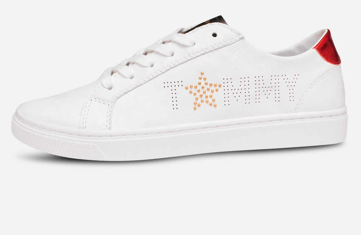 Zapatillas blancas con tachas sale