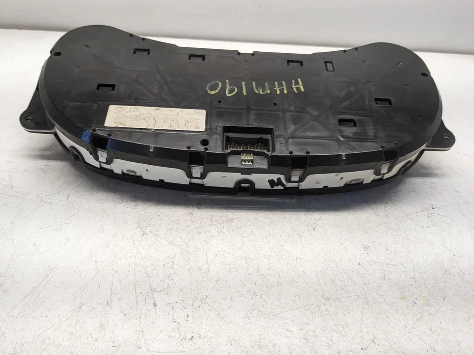 Used: 2006 GMC Sierra 2500 Speedometer Cluster KPH - Изображение 2 из 4