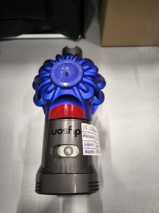 Dyson V7 Staubsauger - Gebraucht, Schwacher Akku, Keine Zubehörteile
