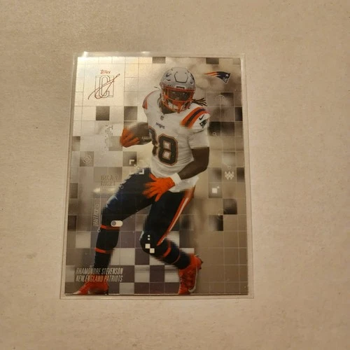 2025 Topps Signature Rhamondre Stevenson Base (RAW)