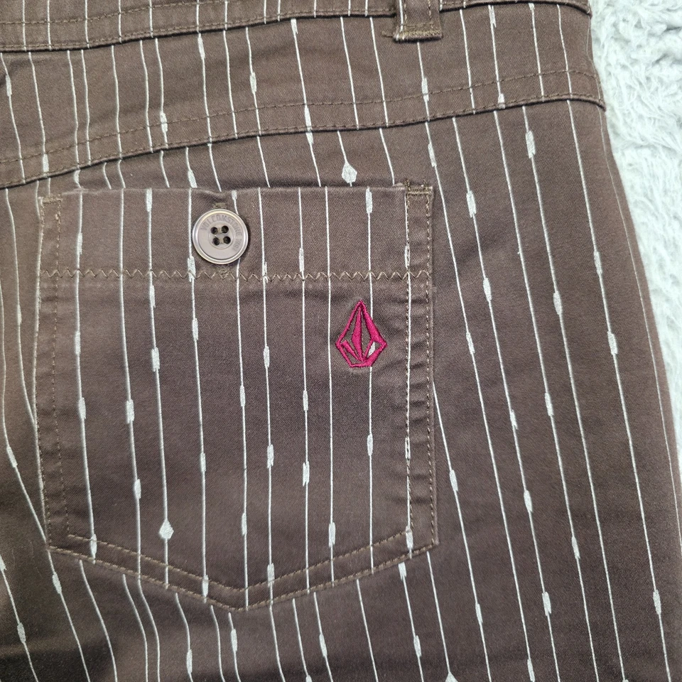 Y2K Volcom Shorts Lot of 2 Juniors 3 Brown Black Plaid Striped Geometric Striped - Image 4 of 4