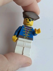 Vintage 80s LEGO 6285 Black Seas Barracuda Pirates Figures & Weapons INCOMPLETE 