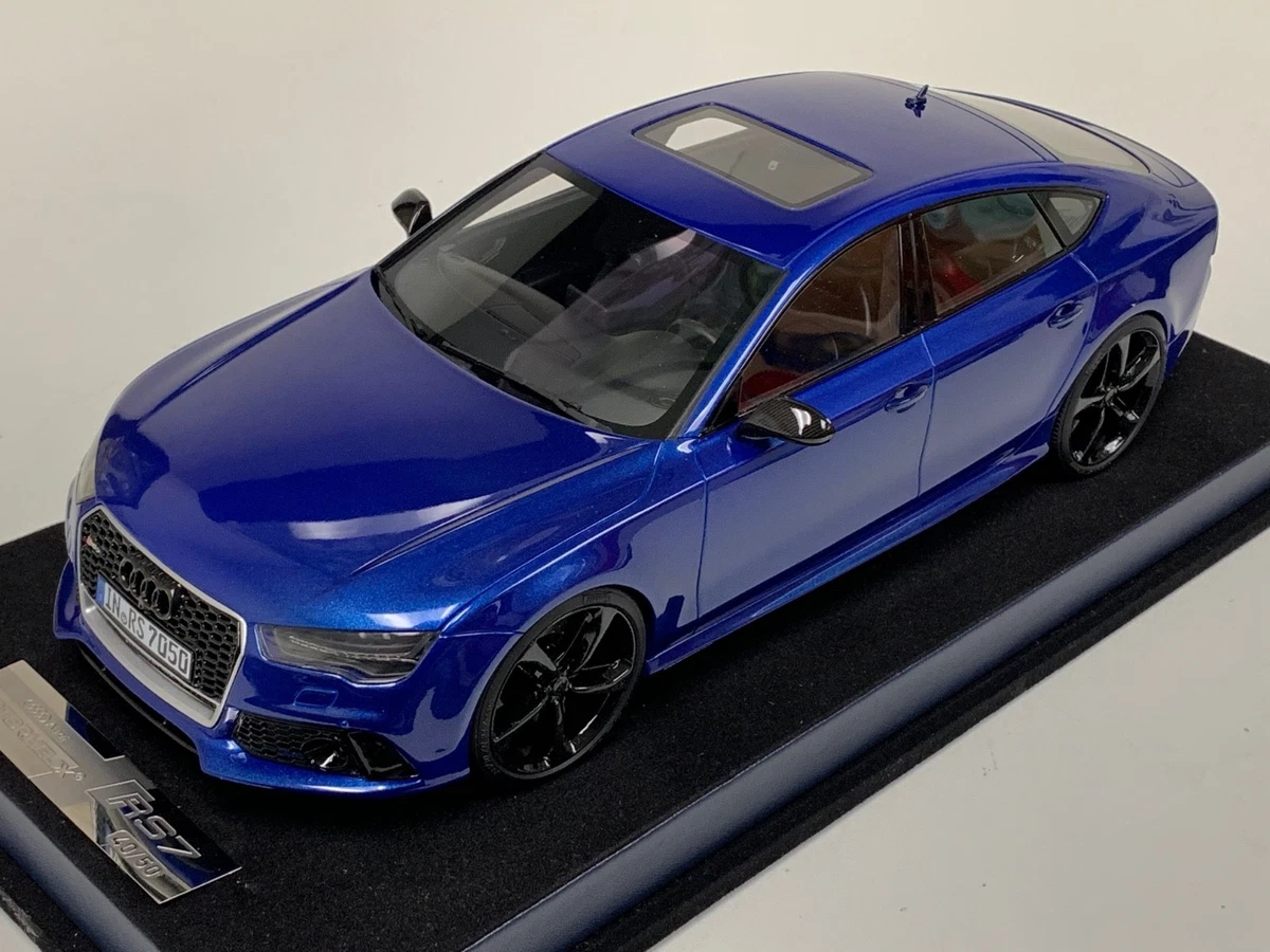 1/18 MotorHelix Audi RS7 from 2020 in Dark Blue limited to 50