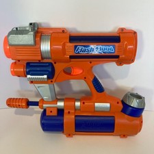 Pistola de agua Super Soaker Flash Flood naranja 2006 Hasbro funcionando 2 modos de pulverización