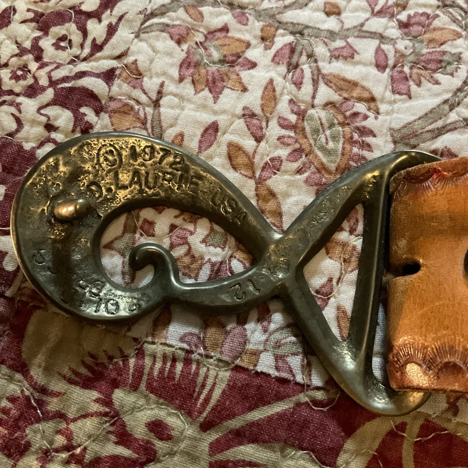 Hebilla de cinturón de latón Duncan D Laurie vintage años 60 70 con CUERO DISEÑADO A MANO hippy Foto 4 de 4