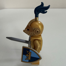 Lego Drawbridge Defense 7079 Castle Fantasy Era Gold Knight Minifigure Only 2009