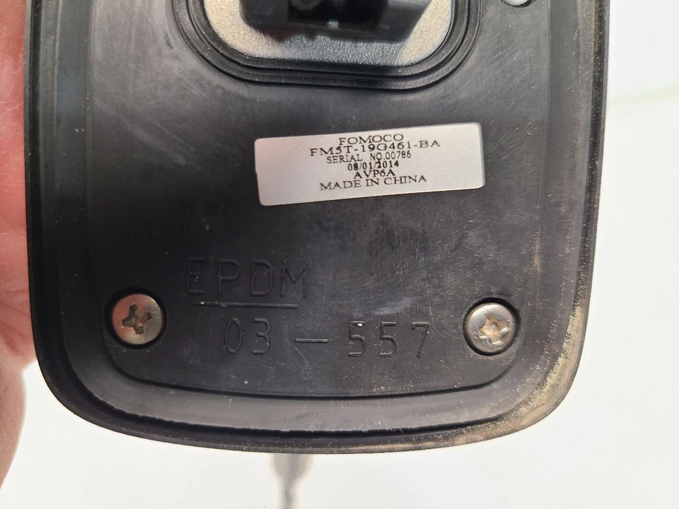 Ford Focus SE 2015 (sedán) mástil de antena de techo *negro* Foto 4 de 4