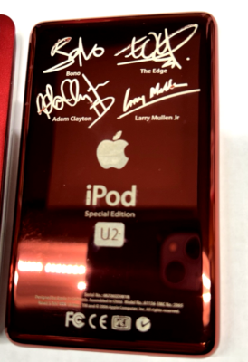 Apple IPOD CLASSIC 7th Generation 128GB - Red /Red Back U2