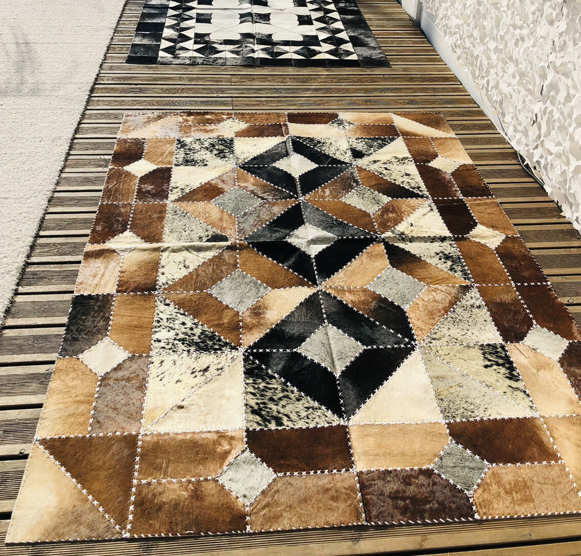 Tapis en peau de vache naturelle 197x147 cm patchwork rectangulaire tricolore