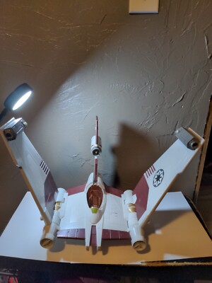 Star Wars V-19 Torrent Star Fighter Clone Wars 2008 Galactic Republic  Incomplet