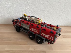 LEGO &reg; Technic airport fire truck / set 42068 | used