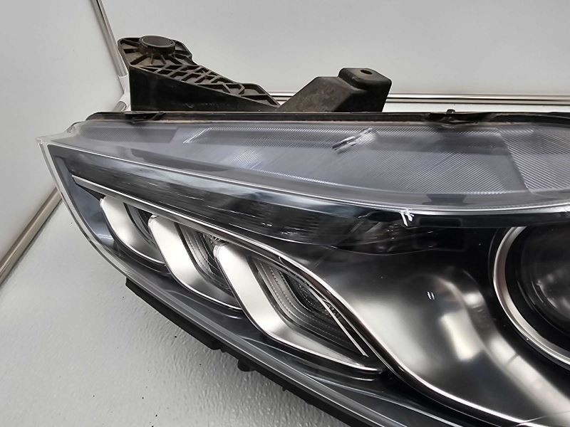 2015 Maserati Ghibli Driver Side Left Headlight Head Lamp Lens Assembly