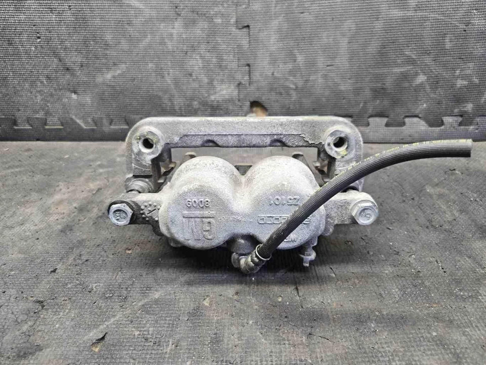 2018 GMC Yukon Front Passenger Brake Caliper 12 13 14 15 16 17 18 19 20 OEM Foto 3 de 4