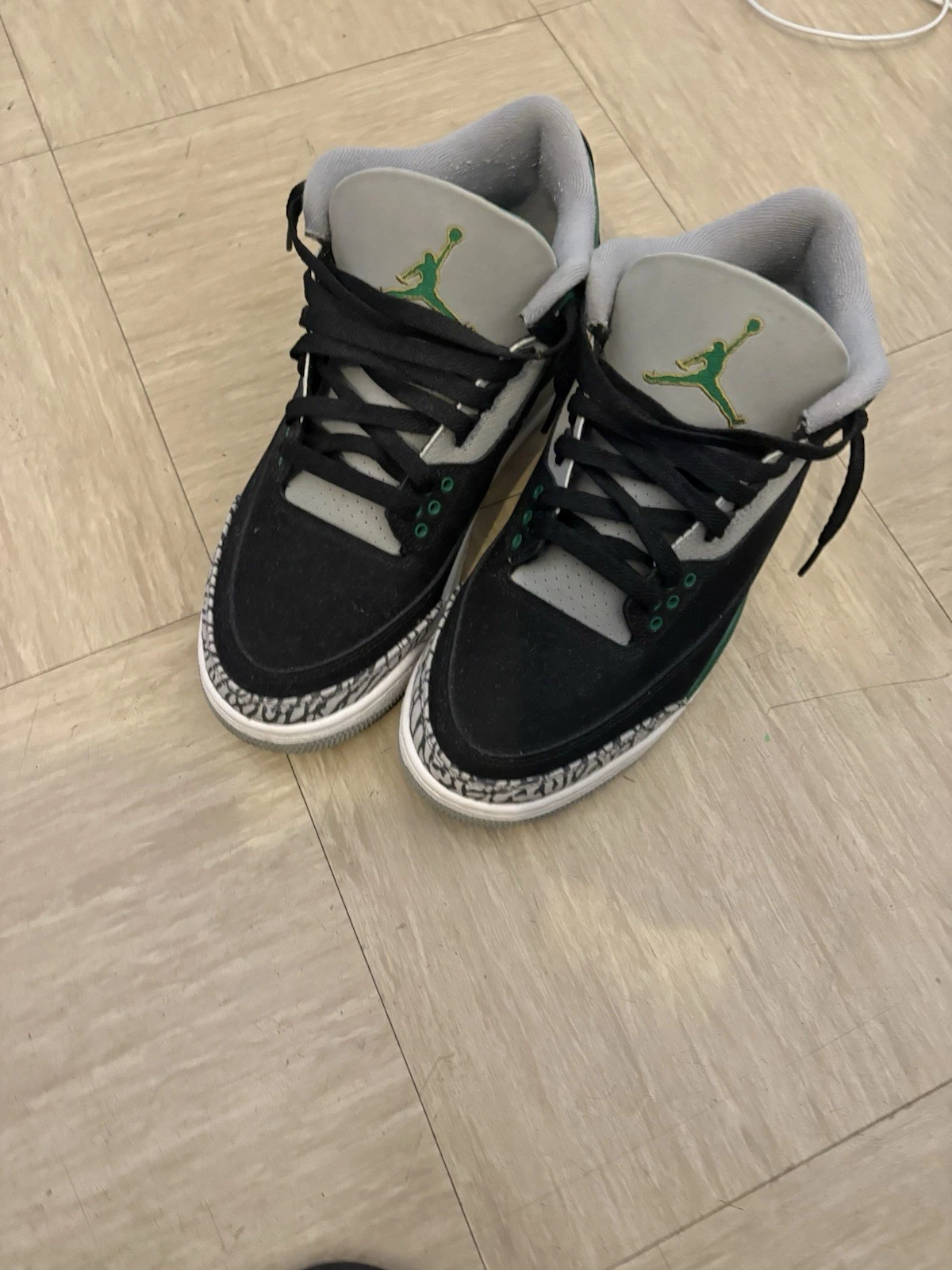 Jordan 3 verde pino