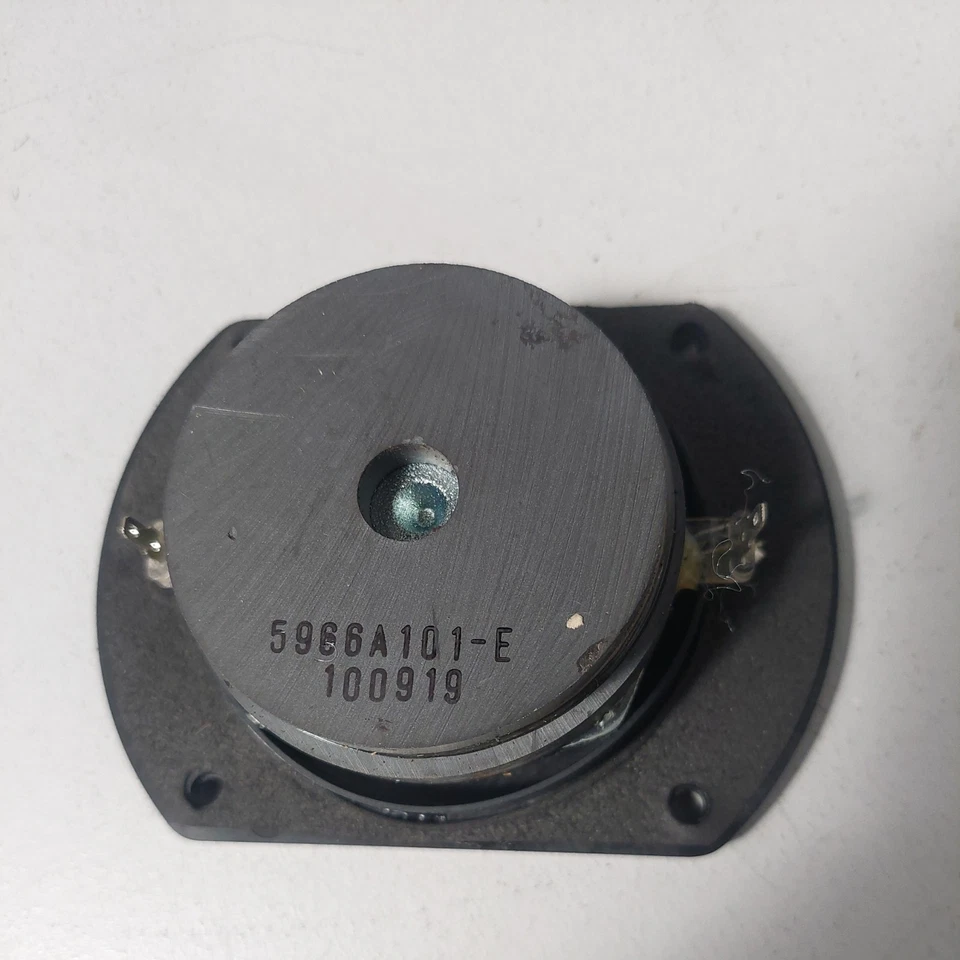 2 DEFINITIVE TECHNOLOGY CS-8060HD 1" DOME TWEETER #5966A101-E - Image 3 of 4