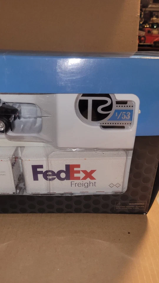 Tonkin Replicas 1:53 FedEx  Trailer Collectible Scale New  - Image 3 of 4