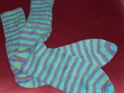 Wollsocken handgestrickt Gr. 48 Neu ungetragen 75% Schurwolle grün lila bordeaux