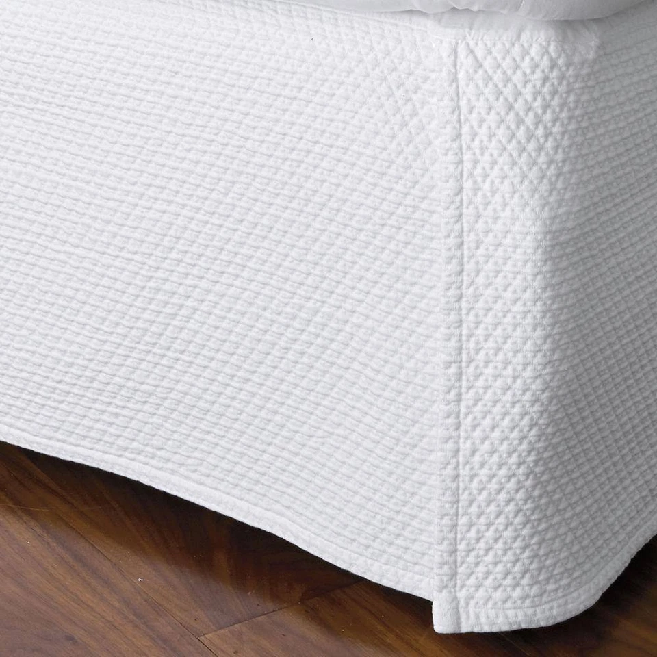 Madelyn Matelasse 18 pulgadas Falda cama doble de algodón blanca Foto 3 de 4