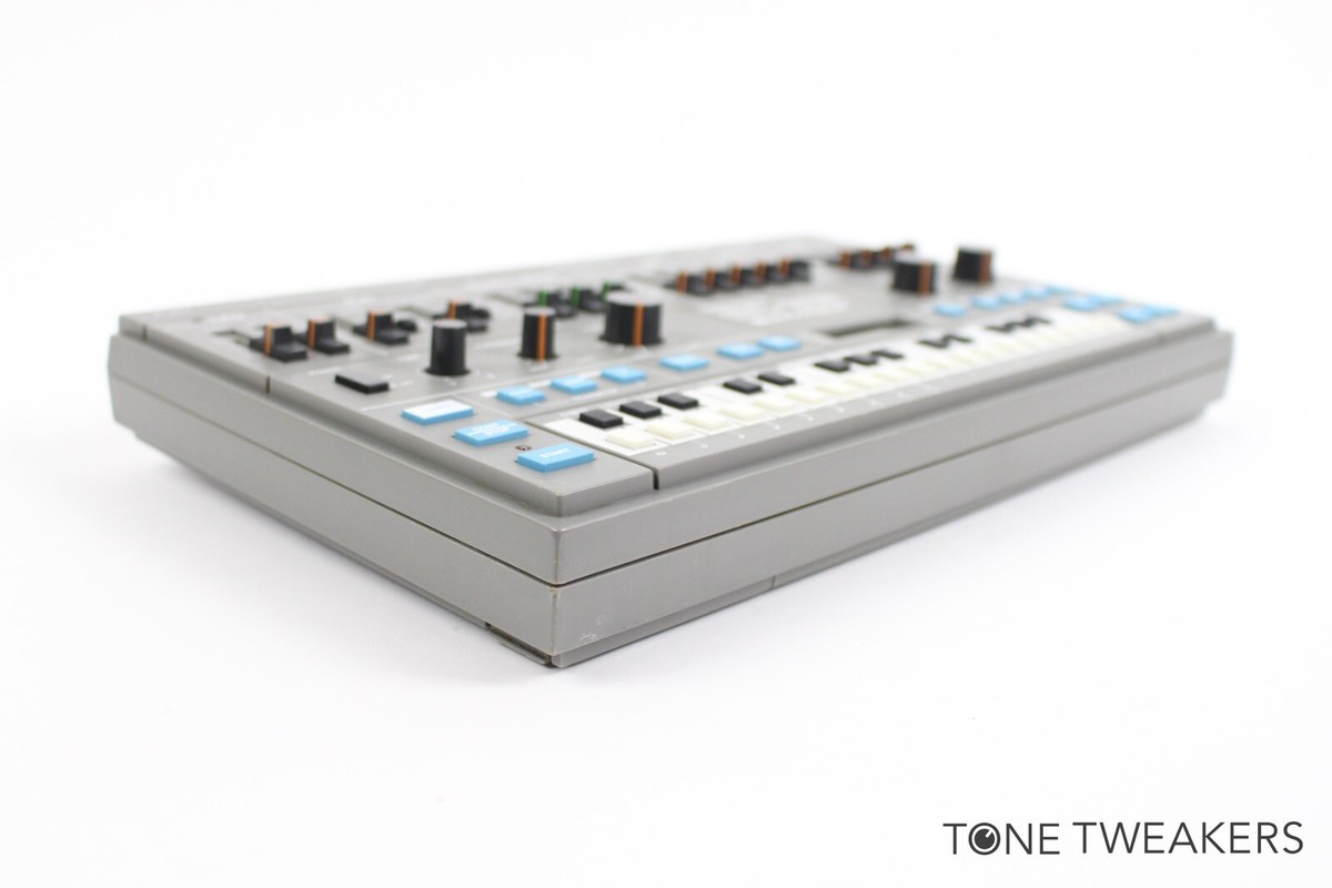 ジャンク ROLAND MC-202 Micro Composer Roland MC 202 Synthesizer Micro Composer Good condition