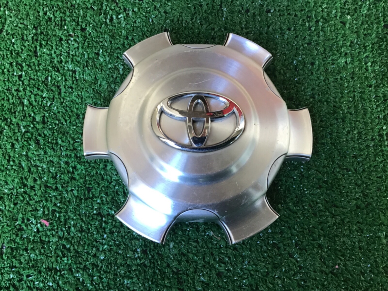 20072011 TOYOTA FJ Cruiser Wheel Center Cap OEM Part Number 42603