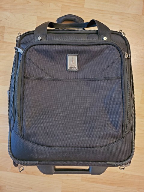 travelpro horizontal rolling overnighter