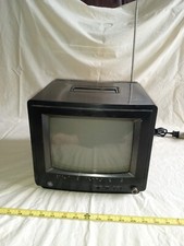 1988 9" GE TV Black AC/DC Dual Power 09GP220, powers on.