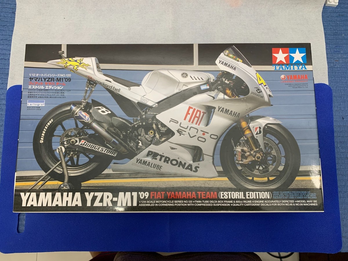 Tamiya 1/12 - Yamaha YZR-M1 Fiat Yamaha Team 09 (Estoril Edition  