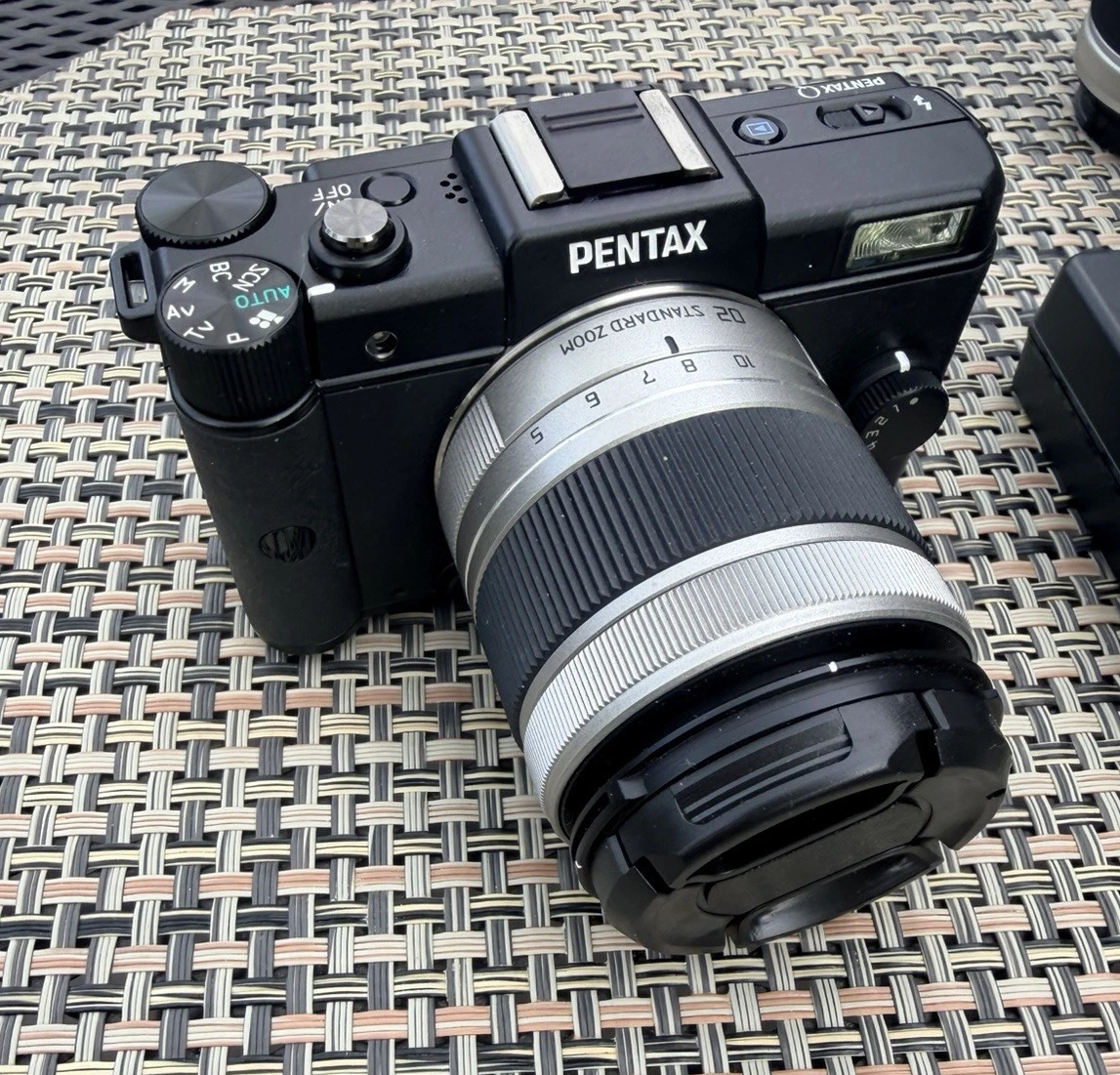PENTAX Pentax Q Mirrorless Interchangeable Lens Digital Cameras