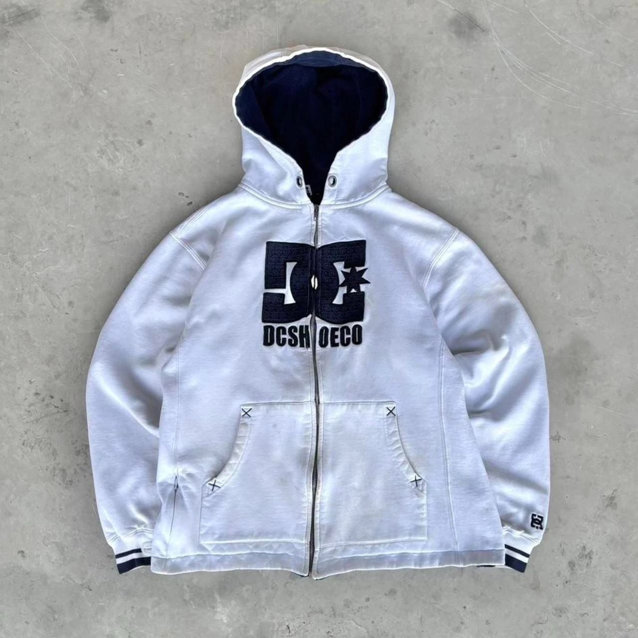 Vintage Y2K DC Shoe Company Waffle Knit Thermal Lined White Zip Up Size Medium
Opens in a new window