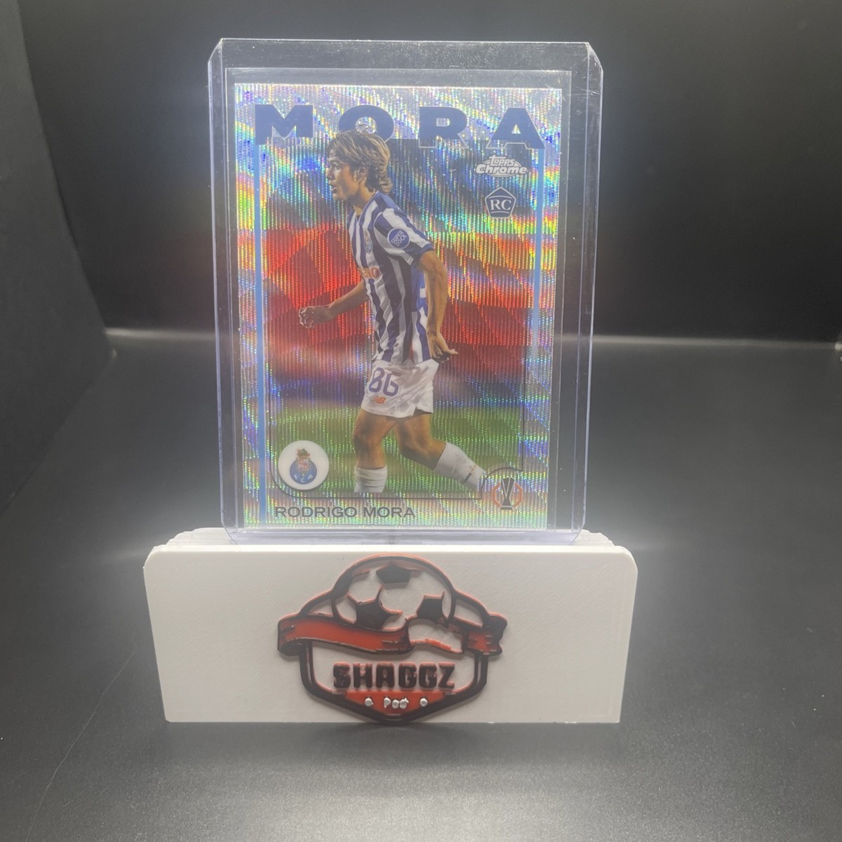 Une case complète de Topps Chrome UCC 2023 / 24 UEFA Club Competton