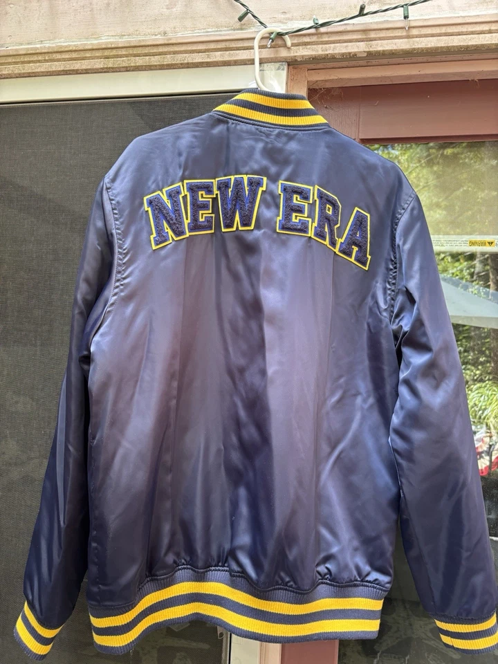 Chaqueta New Era Para Hombre Talla XL Azul Y Amarillo Aspecto Universitario Rara Excelente Estado Foto 2 de 4