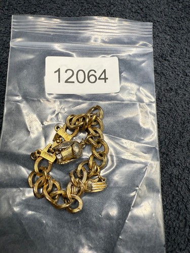 Vintage Monet Charm Bracelet Gold Tone Poodle Hand Size 6.5 - Picture 7 of 7