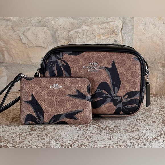 COACH CZ769 Jamie Camera Bag in Signature Canvas & Leather