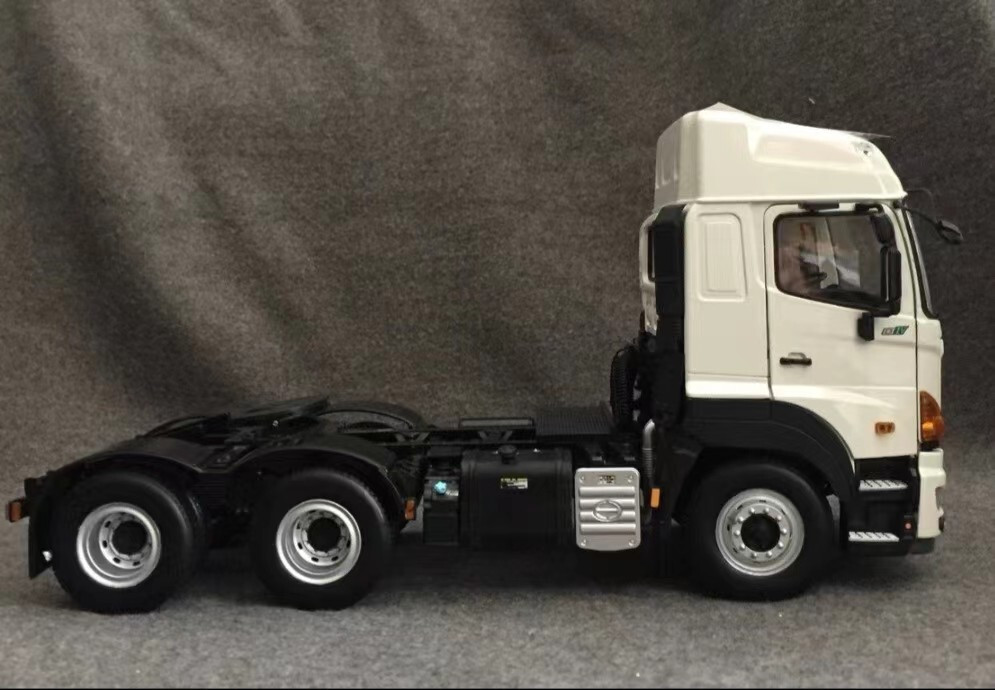 506-004 1/24 日野 HINO 700 トレーラー 6×4 ホワイト 1:24 Original HINO 700 Tractor Heavy Truck Alloy Static