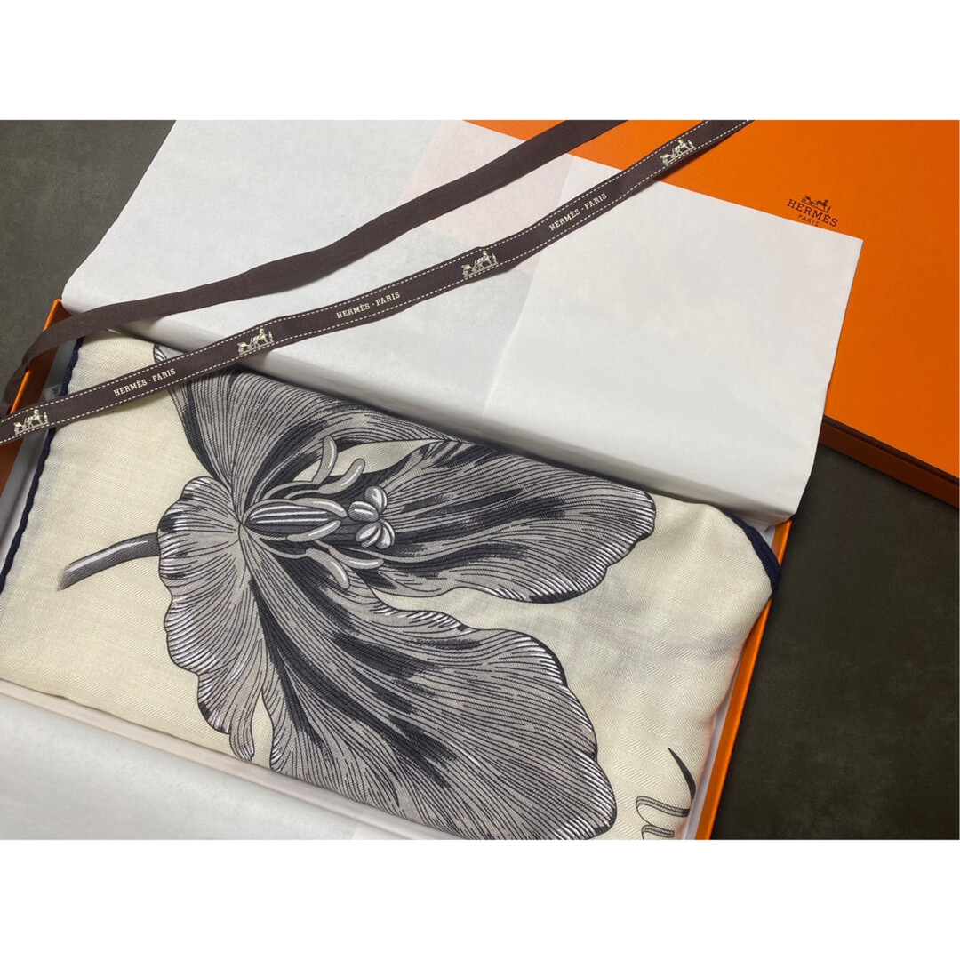 Hermès Triangle Géant Scarf - Tulipomanie in Gray Cashmere