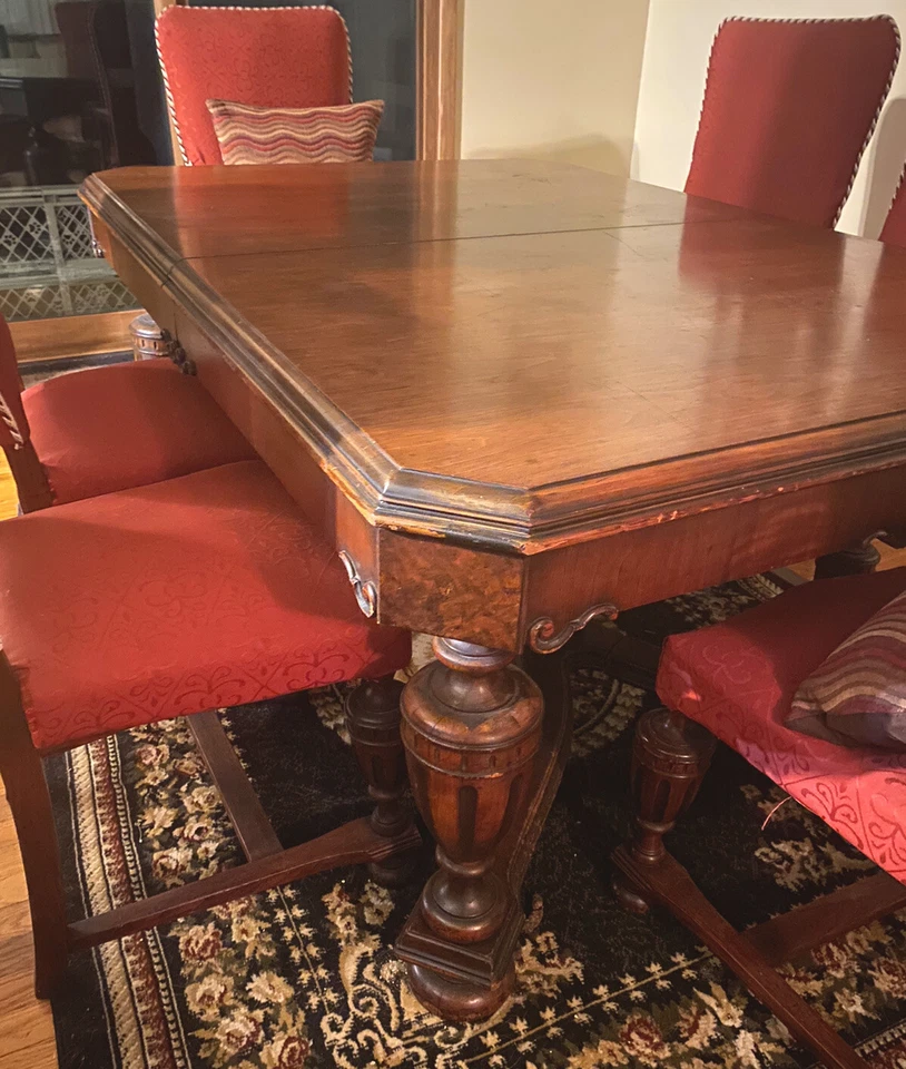 mesa y sillas victorianas antiguas Foto 2 de 2