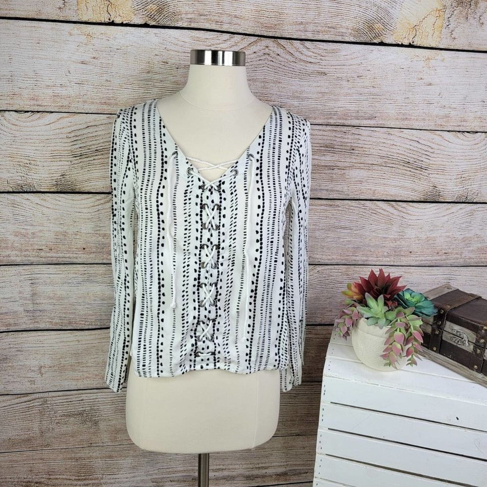 Cupcakes & Cashmere Womens Alexis Lace-Up Top in XS White Black Dot Print