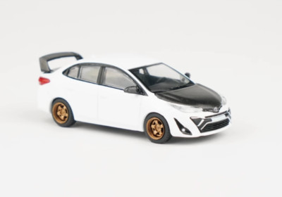 CR Poprace 1:64 White JDM GR Vios Racing Sports Model Diecast Metal Car