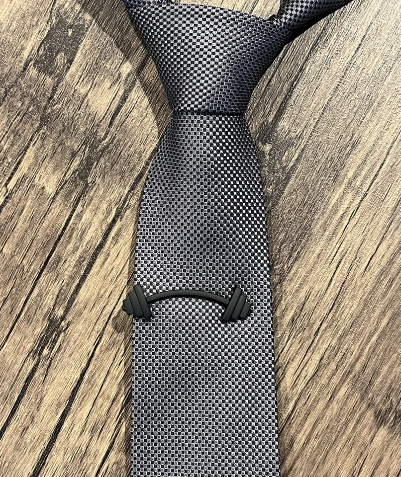 Barra de gravata haltere preta fosca clipe de gravata masculino presente de casamento aniversário preto - Imagem 3 de 4