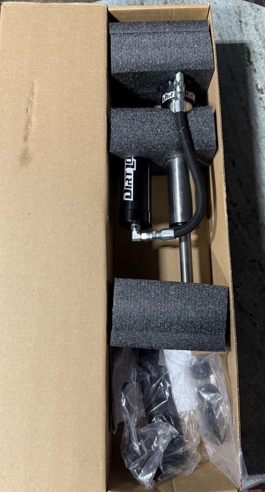 Amortiguador delantero izquierdo Fabtech FTS801552D DL 2,25 para GM 2500HD/3500HD 2020 4x4 Foto 2 de 3