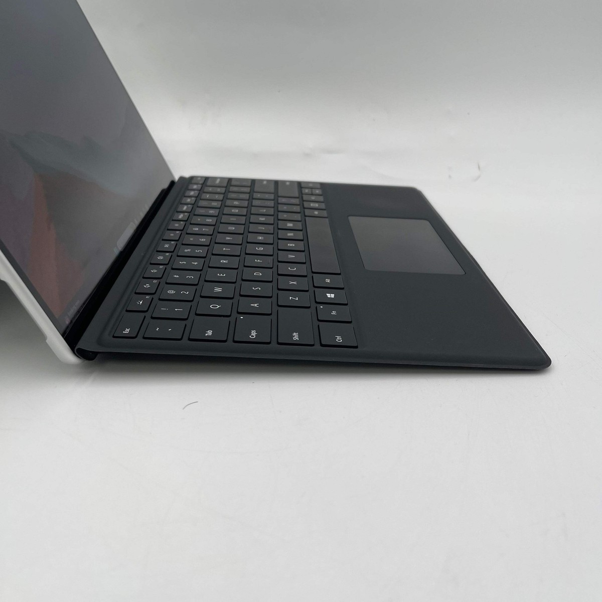 Microsoft Surface Pro 8 1983 13