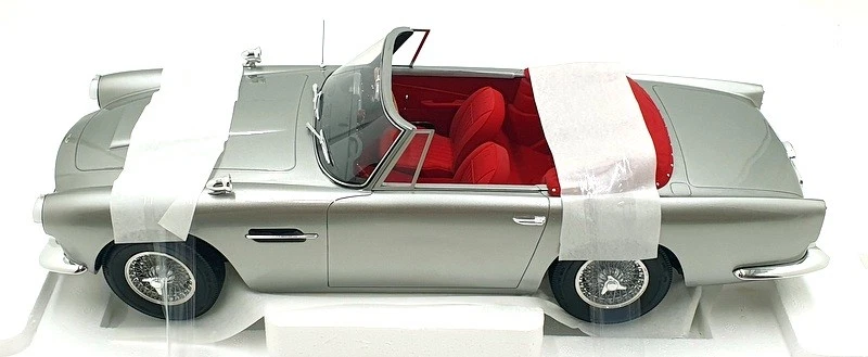 12ART 1/12 Scale Resin 12-ART0108020 Aston Martin DB4 DHC - Silver - Image 4 of 4