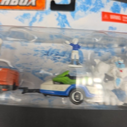 Lot of 2: Matchbox On A Mission Hitch n Haul Playsets Snow Attack & Vacation Day - Picture 12 of 14