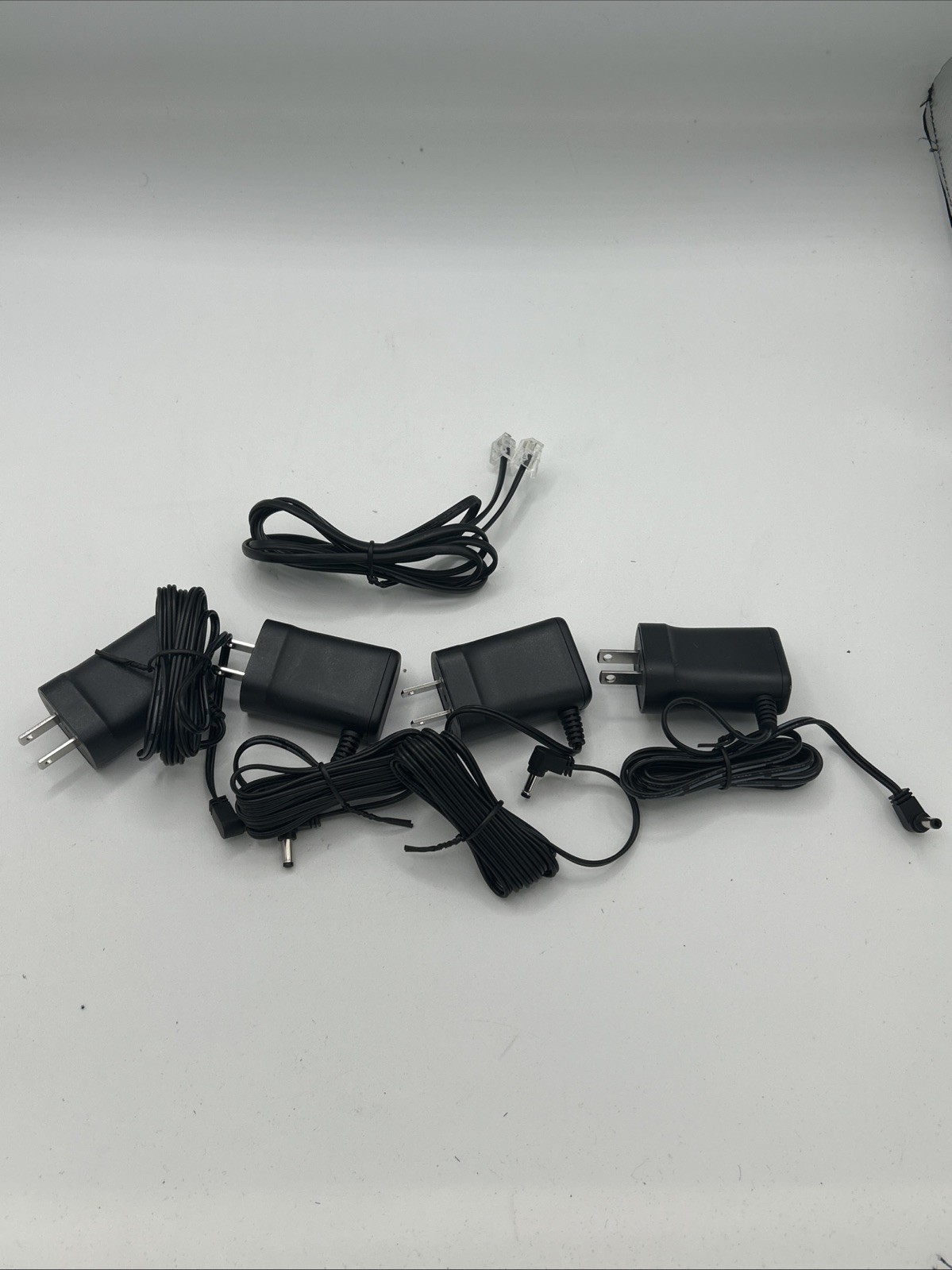 AT&T BL102-4 Cordless Phone Answering Machine Call Blocking Intercom 4 Handsets