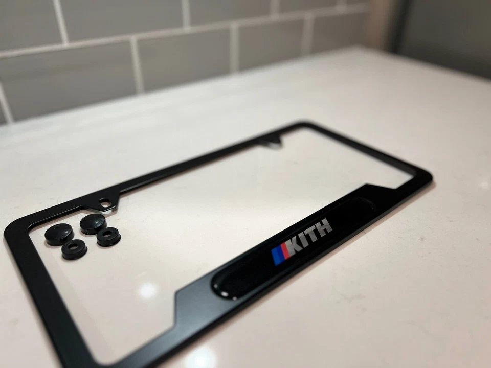 Marco de matrícula Kith - ¡Se ve perfecto! ¡ENVÍO RÁPIDO GRATIS! Foto 2 de 4